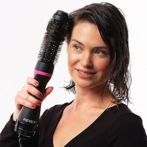 About this item Dries and fries in up to half of the time – the one-step hot air styler dries and styles with less damage. Its 38mm ceramic round brush is perfect for styling any length of hair. You will get hair dryer styling like a hairdressing salon in up to half the time*. Root booster – create your style with volume at the hairlines, soft curls, groats and waves. The special design ensures fast airflow and brings extra versatility when styling with less damage. Precision styler: perfect for any length and step cuts. 2. Day - Revive your style the next day with additional volume at the hairlines or refresh your look. CERAMIC TECHNOLOGY helps reduce damage caused by over-styling, distributes heat evenly and facilitates styling. Ionic technology gives the hair a nourished and supple appearance, reduces frizz and static charge and creates shiny, healthy-looking hair.