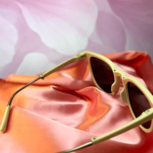 Ivory Alabaster Folding Sunglass